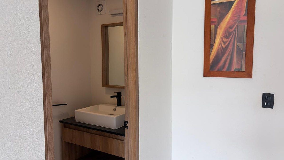 Casa en Renta Sin Amueblar con 3 Habitaciones, Alberca y Amenidades, Xochitepec