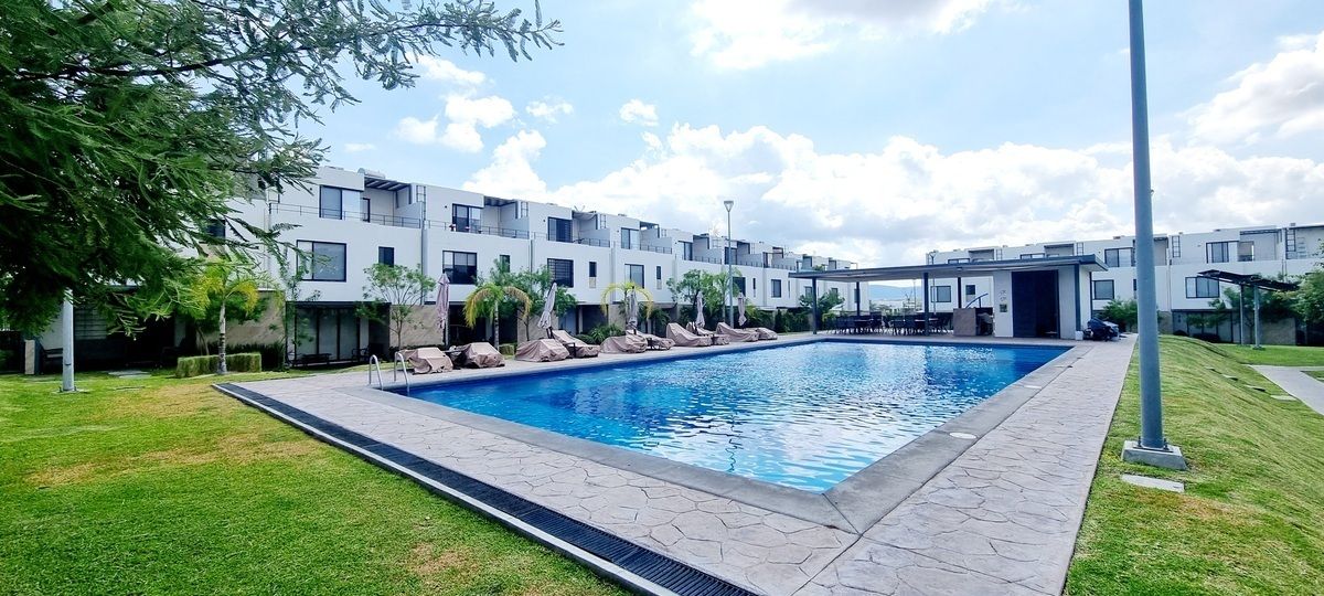 Casa en Renta con 3 Habitaciones, Alberca y Seguridad 24hrs Xochitepec