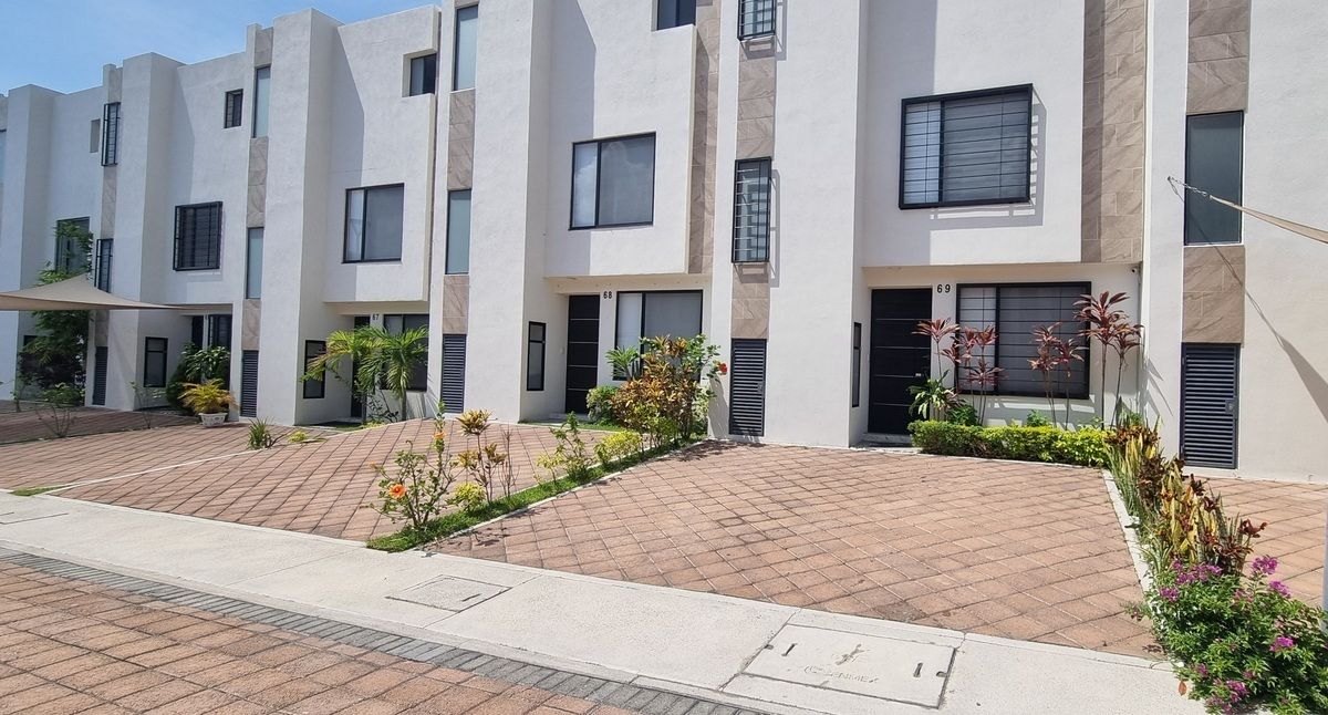 Casa en Renta con 3 Habitaciones, Alberca y Seguridad 24hrs Xochitepec