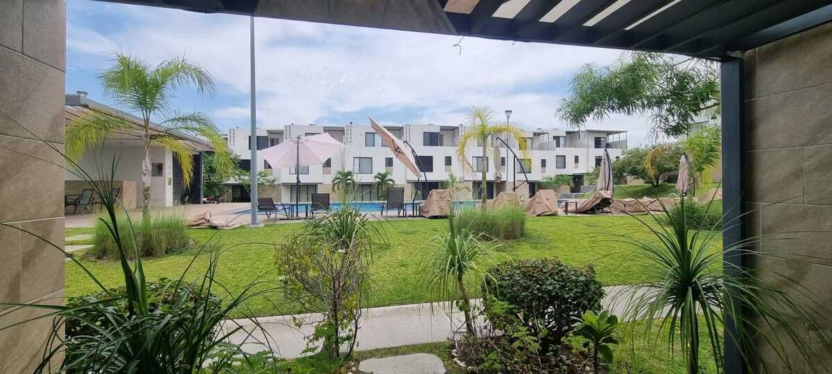 Casa en Renta con 3 Habitaciones, Alberca y Seguridad 24hrs Xochitepec