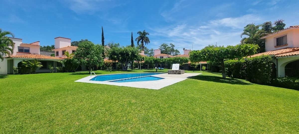 Casa Amueblada en Renta con 3 Habitaciones, Terraza y Alberca en Xochitepec