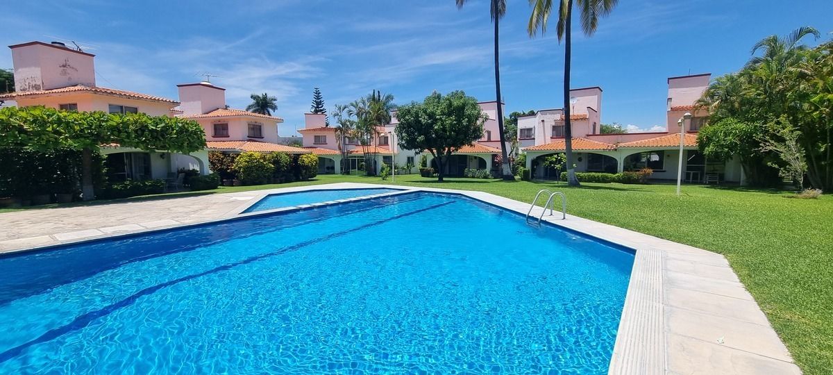 Casa Amueblada en Renta con 3 Habitaciones, Terraza y Alberca en Xochitepec
