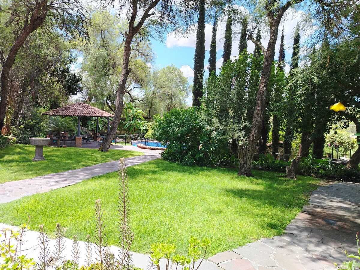 Inmueble Comercial y Negocio Senior Care en Marcha | San Miguel de Allende, Gto.