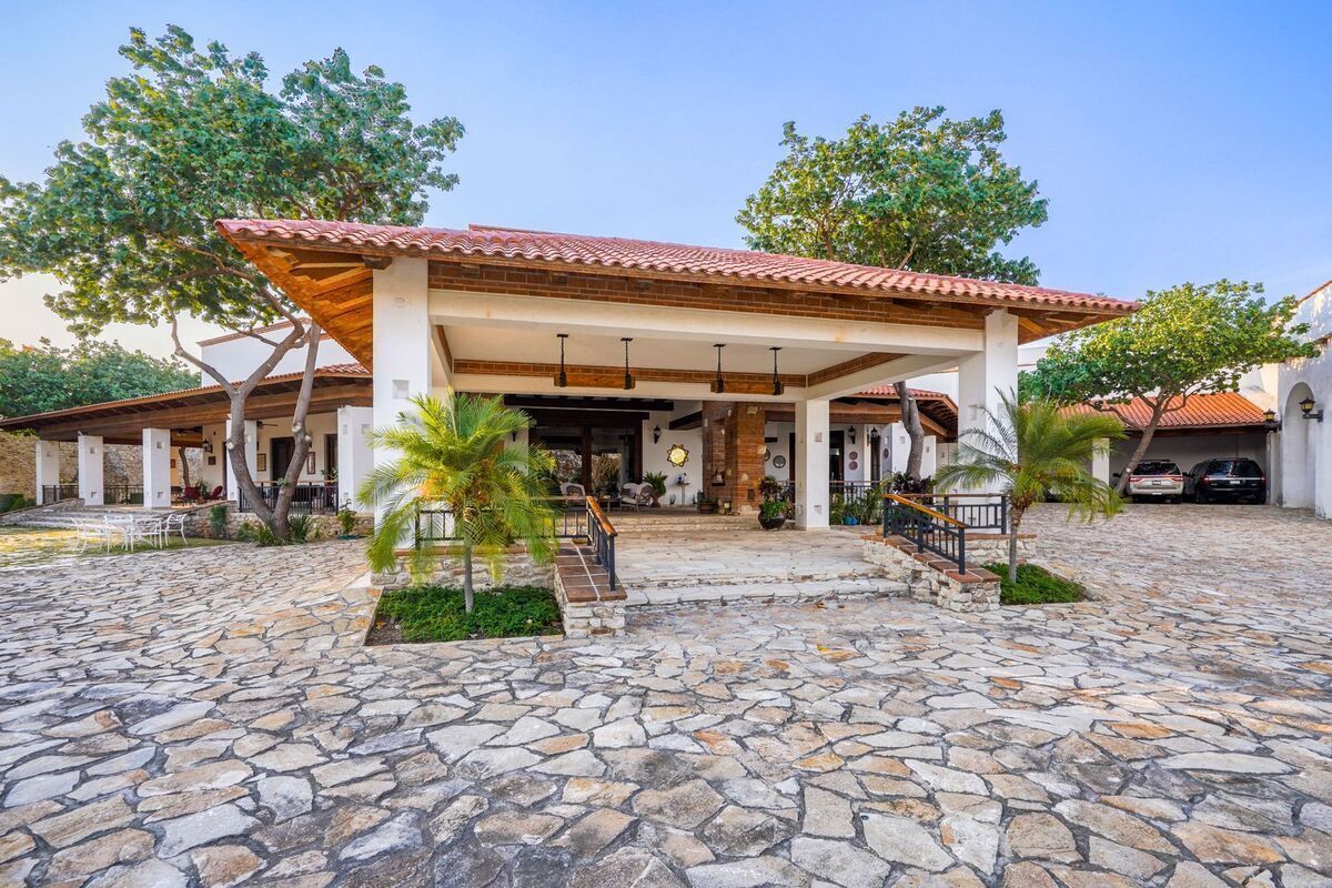 Venta de hermosa Quinta dentro de la ciudad en zona residencial.