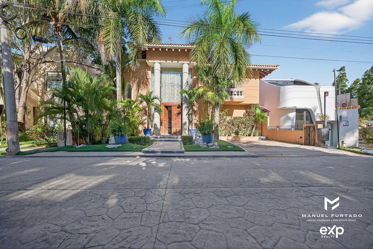 Villa Santiago| 3 Bedroom Golf Course Home in Puerto Aventuras