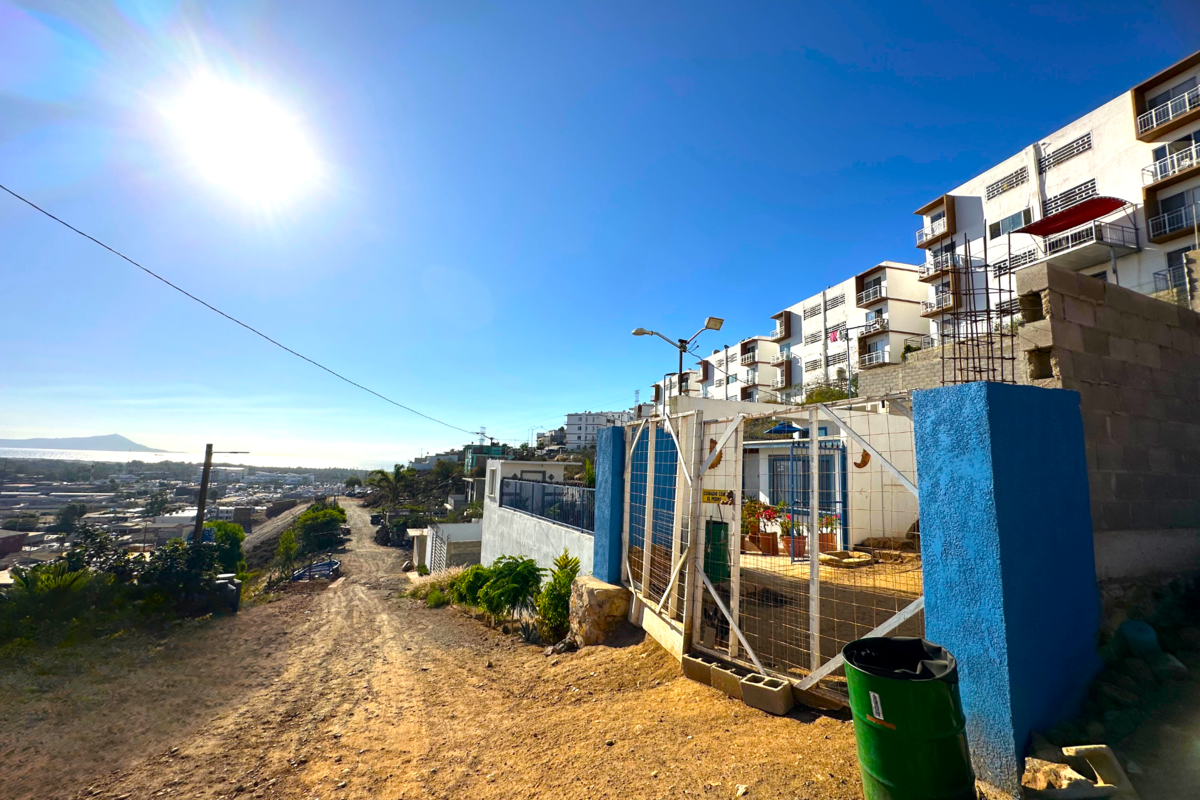 Propiedad en Zona Alta de Ensenada con Vista al Mar y Documento Ejidal Legítimo
