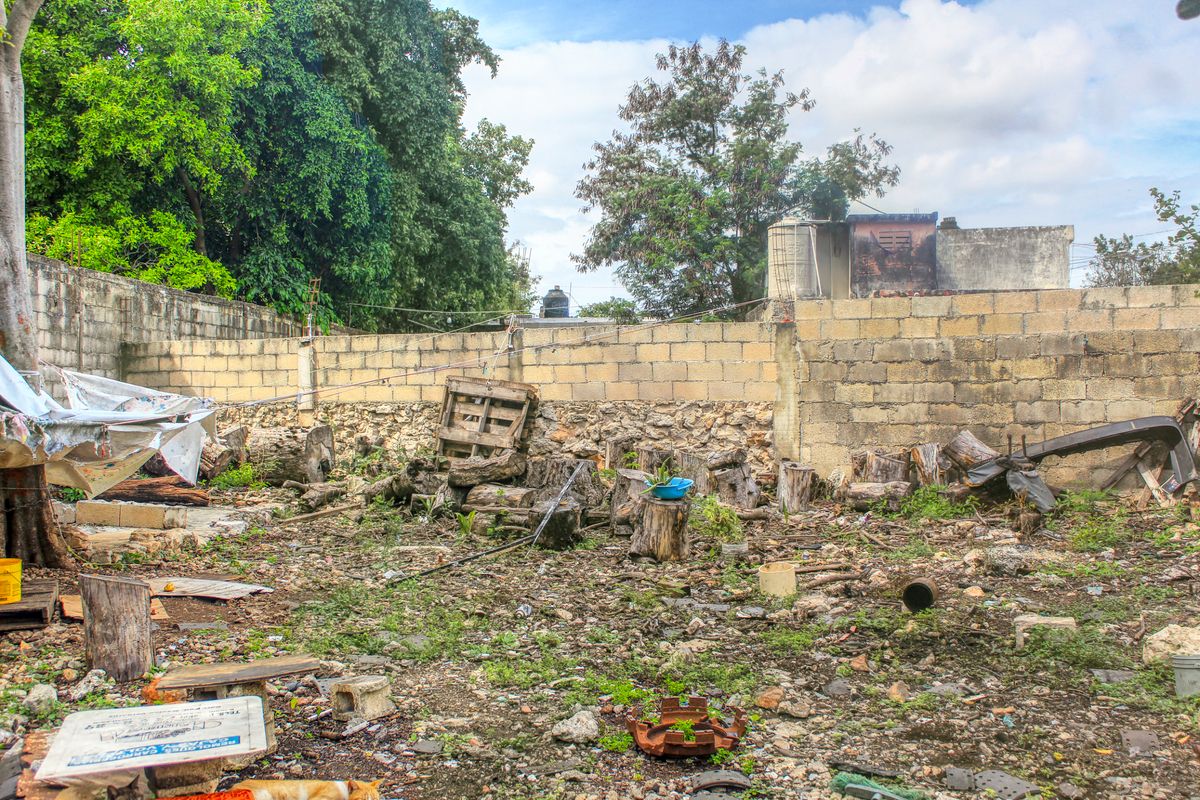 Terreno con construcción en Sambulá, Centro Mérida - HI2509382
