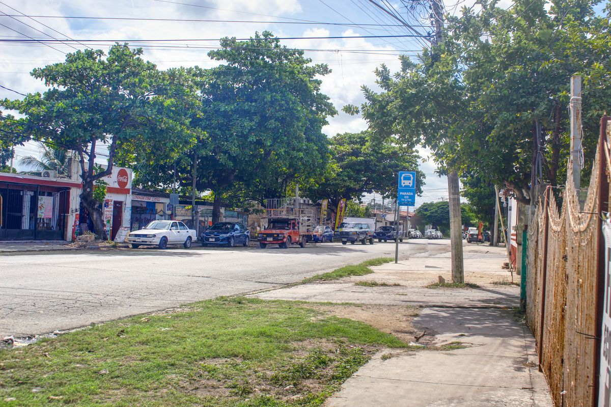 Terreno con construcción en Sambulá, Centro Mérida - HI2509382
