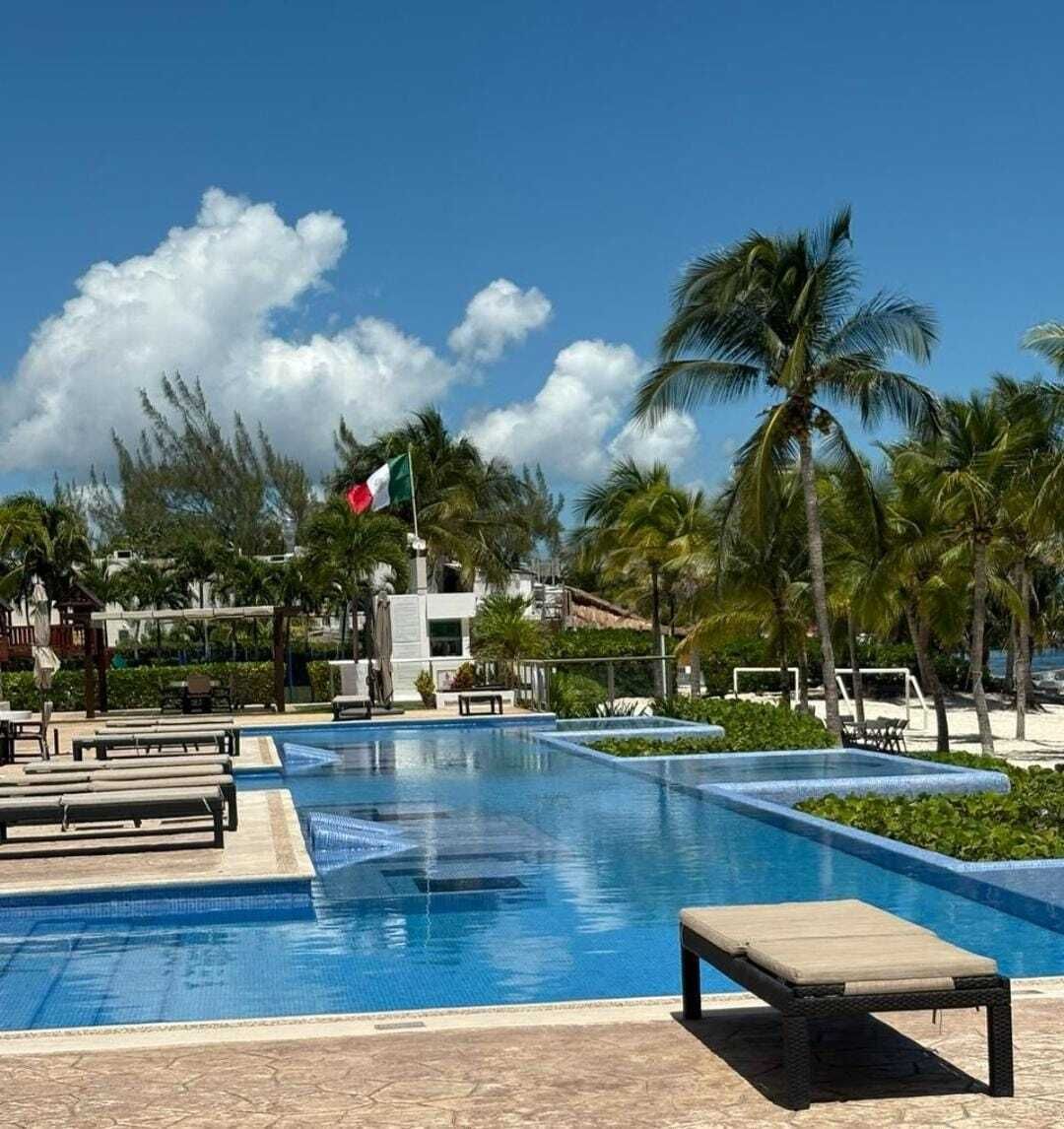 Departamento en renta con vista espectacular al mar Caribe.  Cancún!!! ID2932