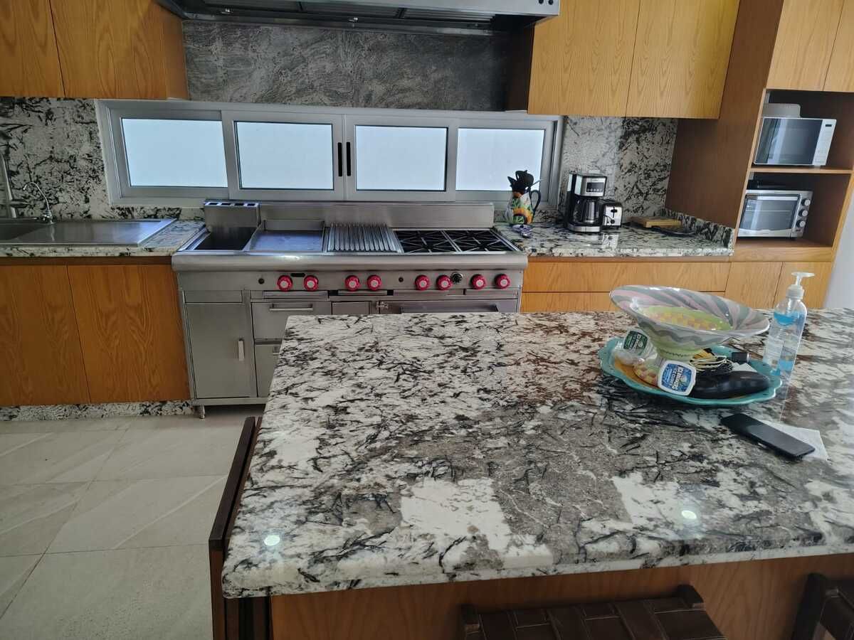 Casa en venta en Puerto Morelos, Aldea Umm - Vesna, 320 m²