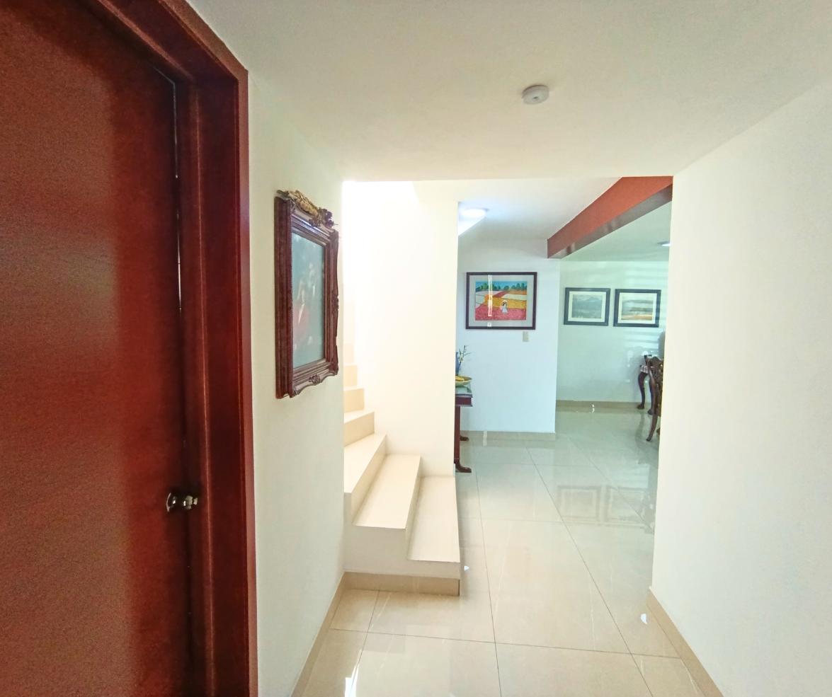 Casa remodelada en venta en San Jerónimo Chicahualco, Metepec