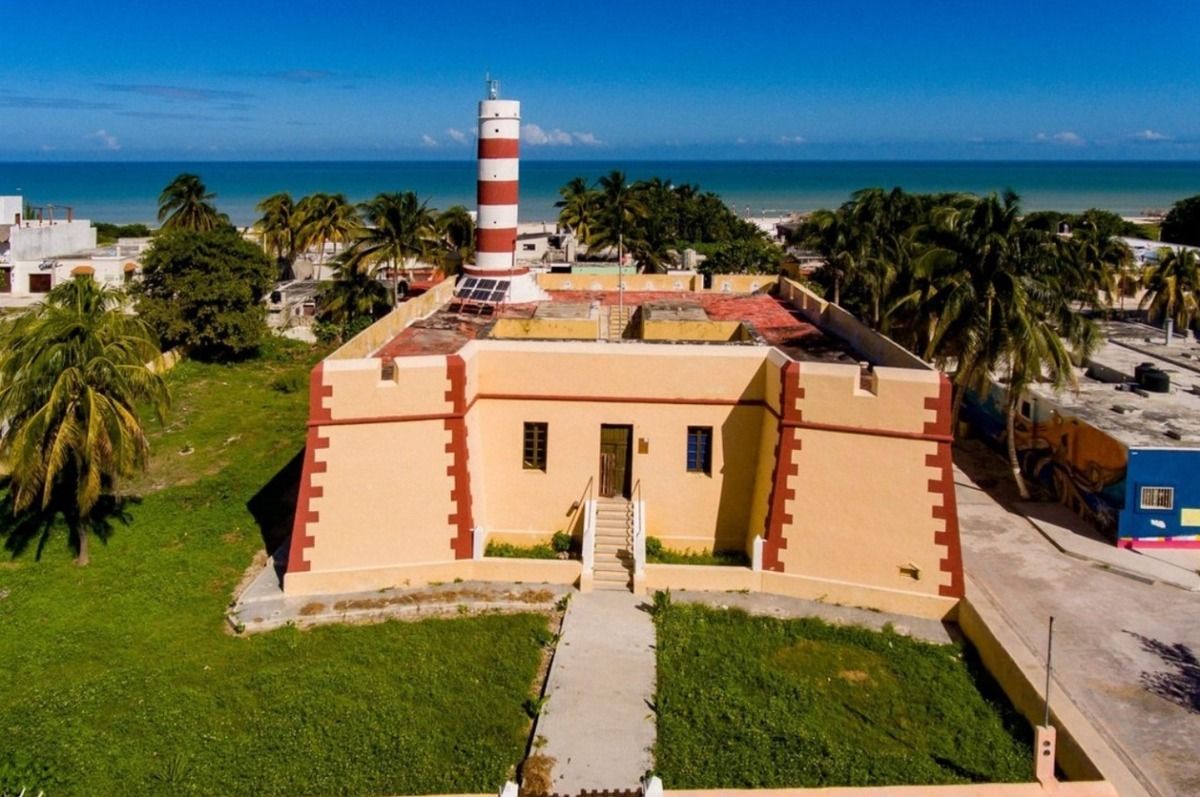 Terreno en venta en Primera Línea de Playa Sisal - HI2511412