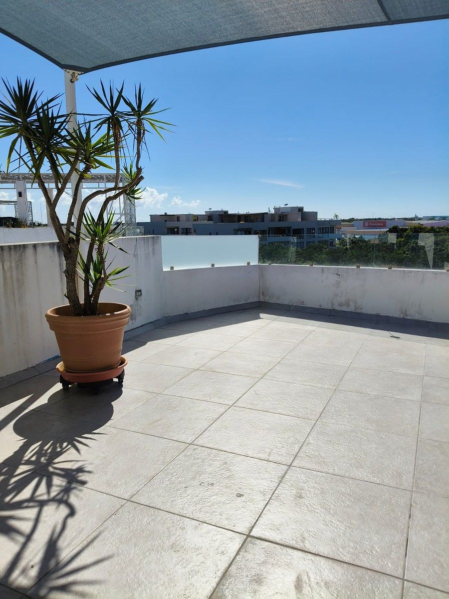 STARLIGHT TOWERS 3 Bedroom Super Lock/Off Condominium