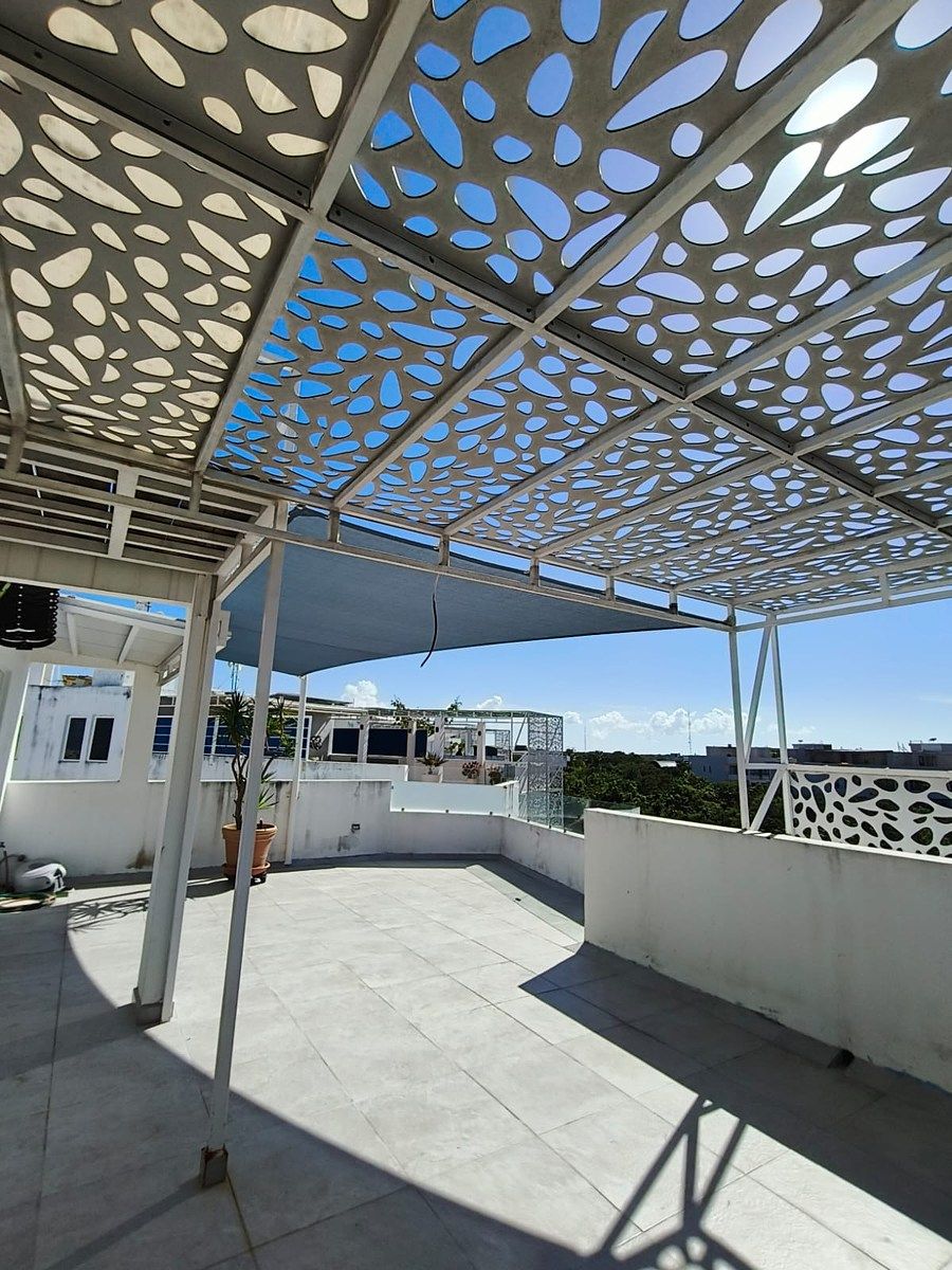 STARLIGHT TOWERS 3 Bedroom Super Lock/Off Condominium