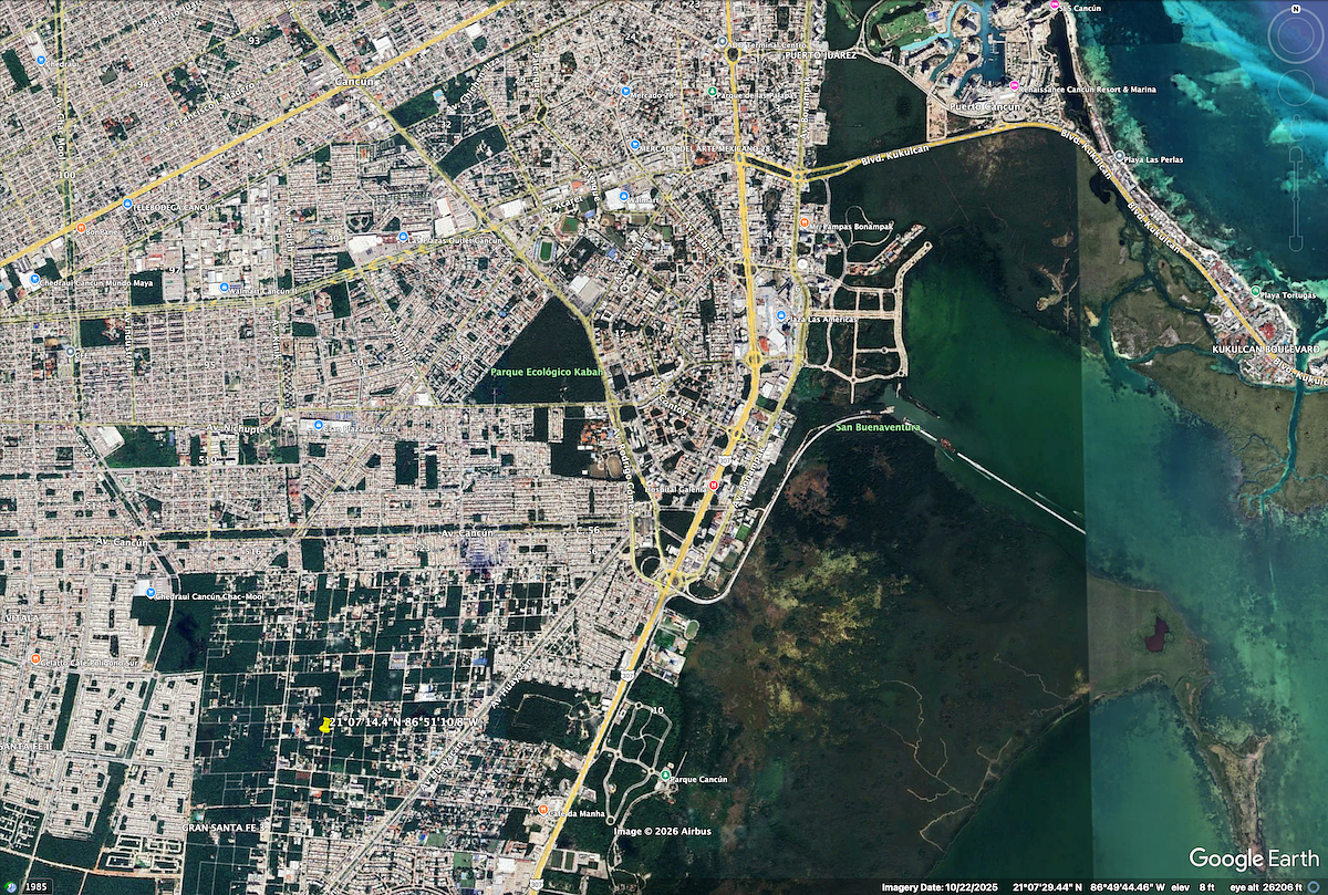 Lote de Terreno en Colonia Alamos Cancún, entre Huayacán y la Luna ID3124