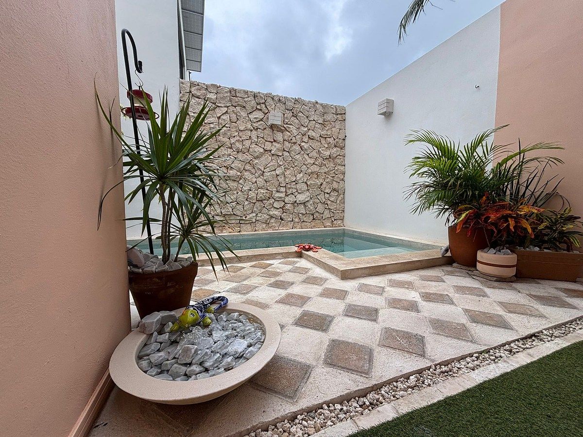 One-Story Beach House for Sale, Chuburná Puerto with Pool, Solar; Rooftop Palapa