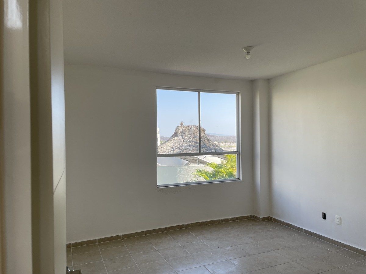 Casa de 3 pisos, Santa Fe Real II