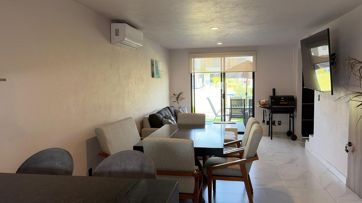 Casa Amueblada en Renta con 3 Habitaciones, Alberca y Amenidades en Xochitepec