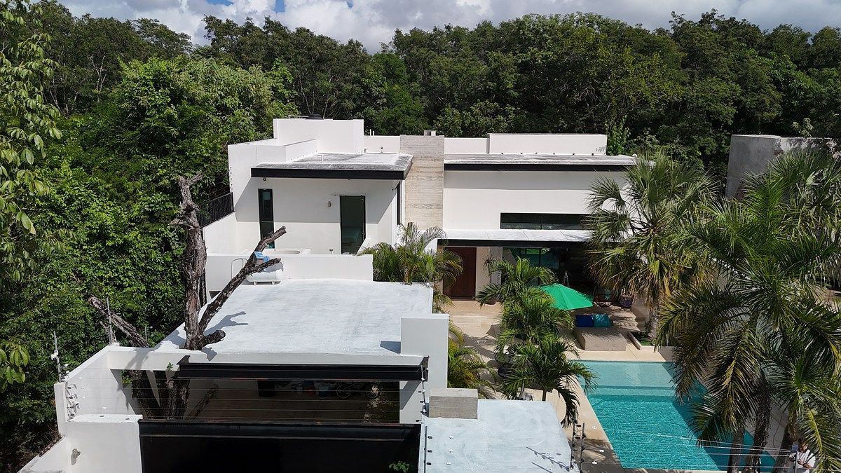 Villa de Lujo con Piscina Privada en un Oasis de Naturaleza – Cerca de Playa del