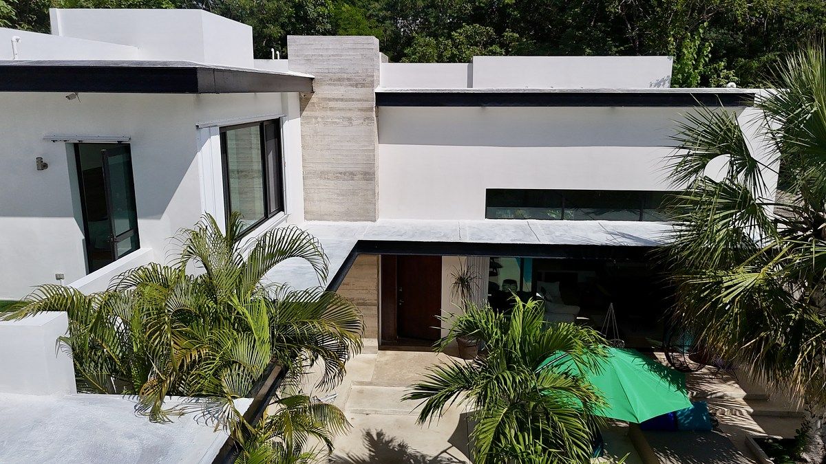 Villa de Lujo con Piscina Privada en un Oasis de Naturaleza – Cerca de Playa del