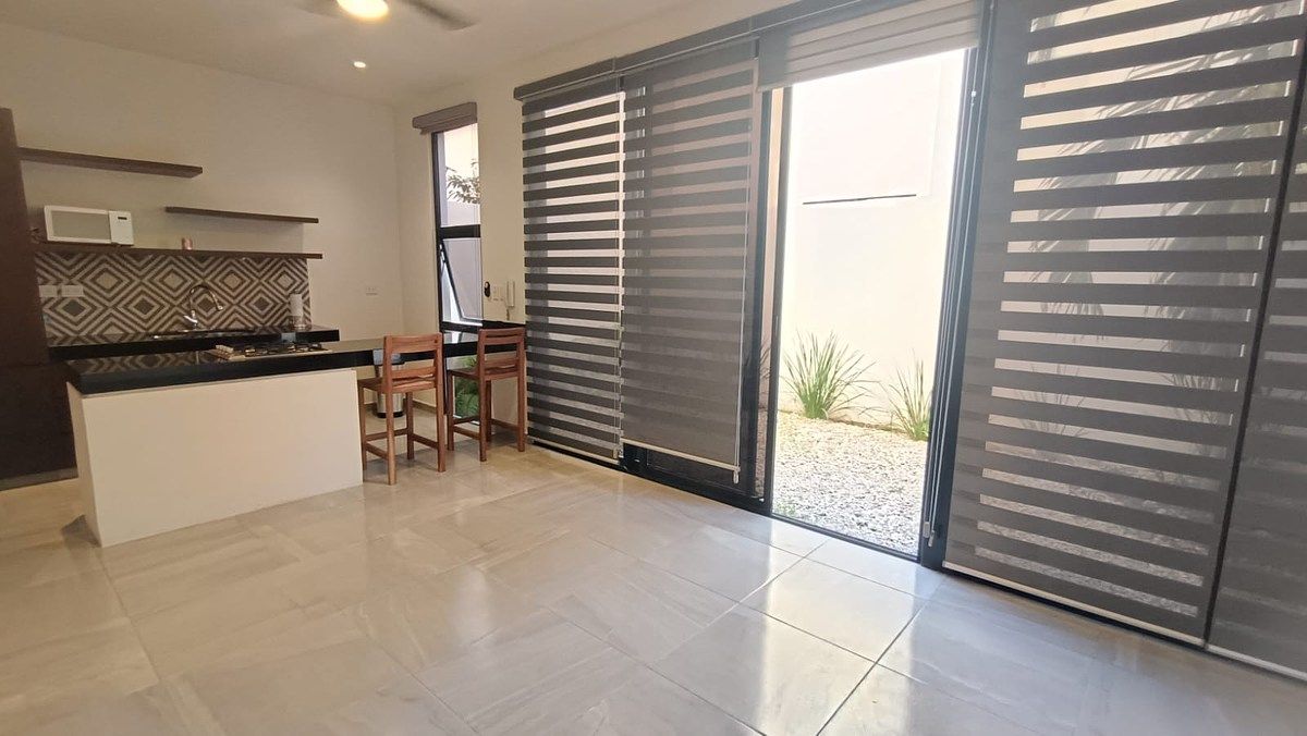 Townhouse de 3 niveles en renta en Privada Natuur, Montebello - HI2603455