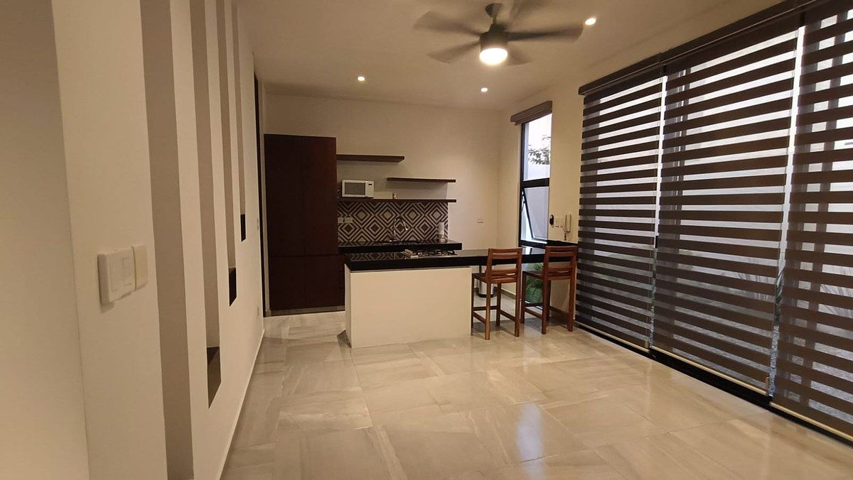 Townhouse de 3 niveles en renta en Privada Natuur, Montebello - HI2603455