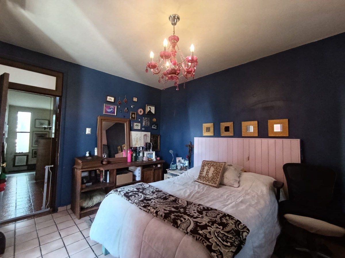 Residencia con Amplios Espacios y Jardín en Lomas de Sierra Juárez