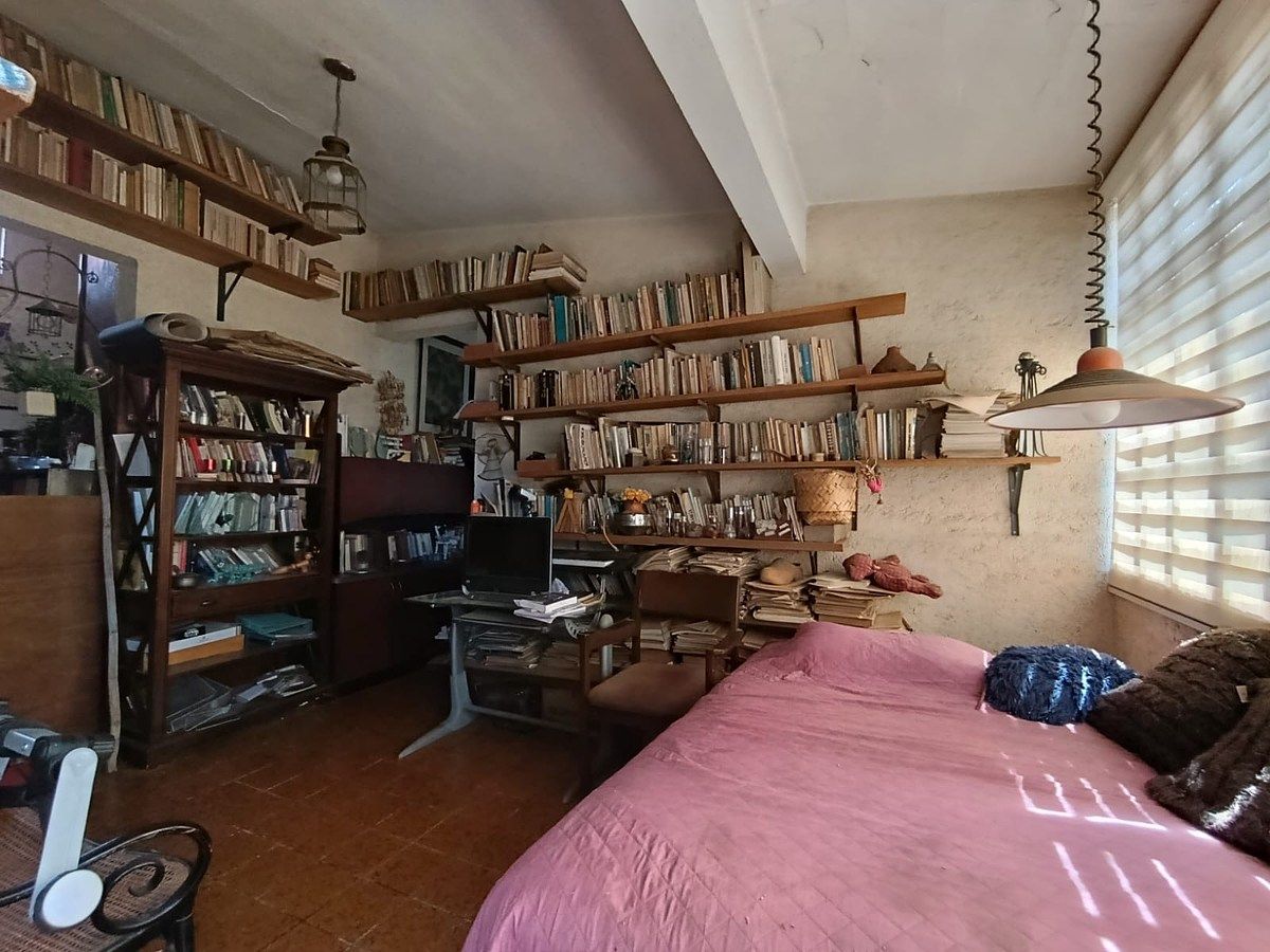 Residencia con Amplios Espacios y Jardín en Lomas de Sierra Juárez
