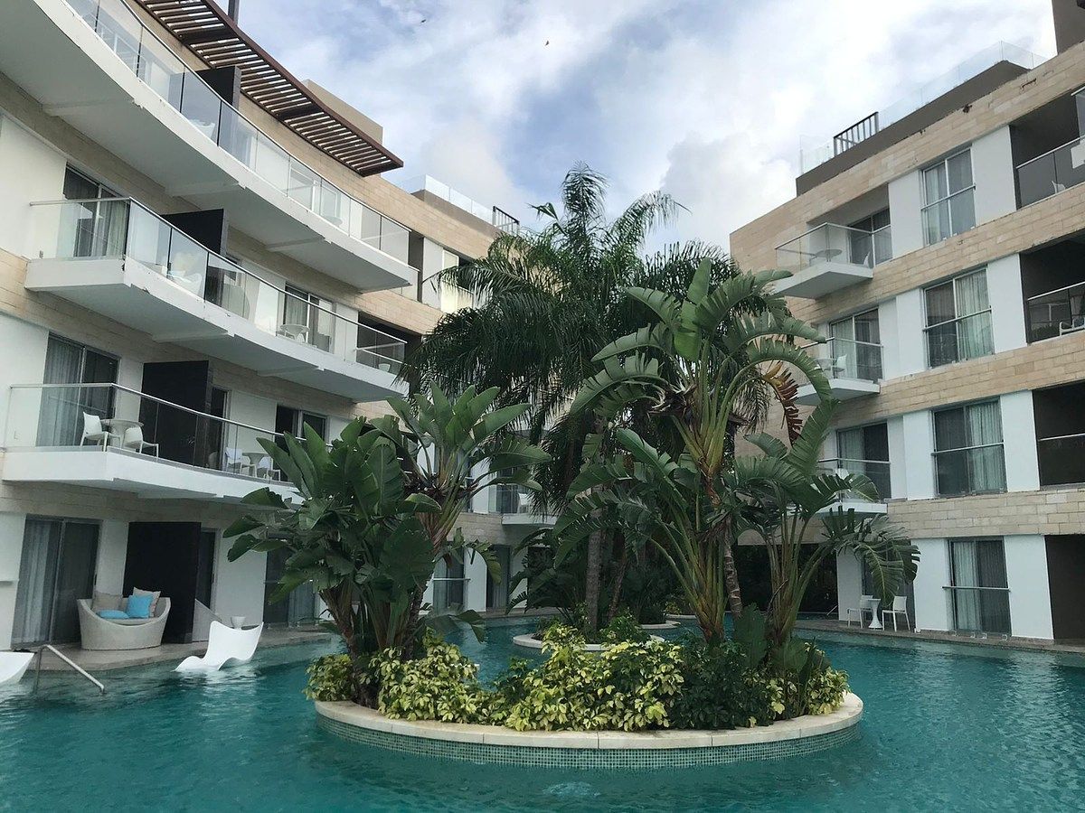 Departamento Penthouse con roof privado y jacuzzi en The Fives – Lujo y alta