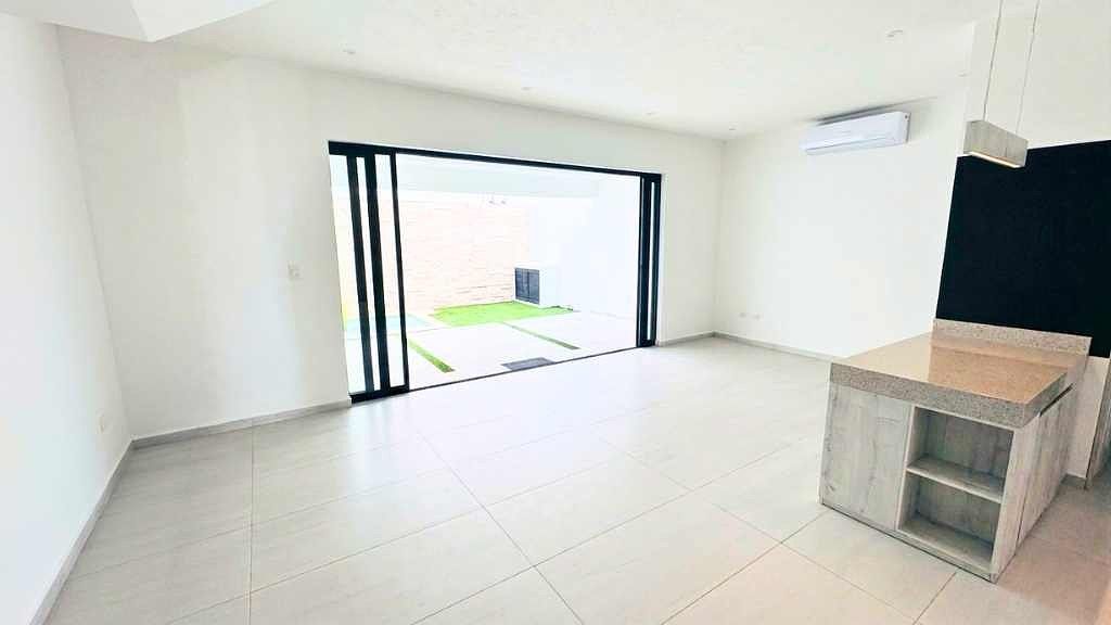 Casa 3 niveles 4 Recamaras 5.5 Baños, Alberca privada + RoofTop en Cancún