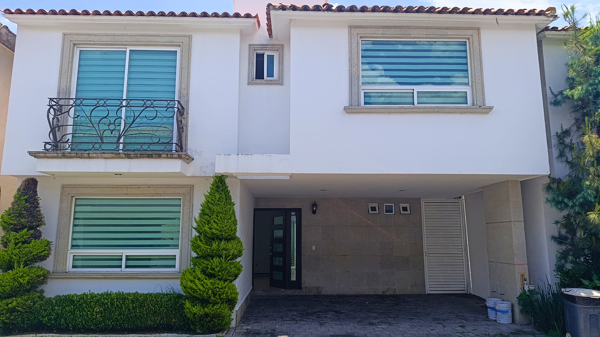 Casa en Metepec sobre Av. Independencia para quien prioriza ubicación