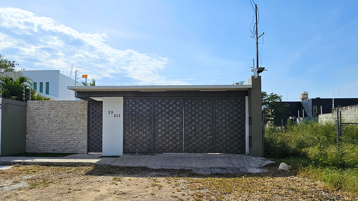 Casa en venta en Nuevo Yucatán, Mérida - HI2604469