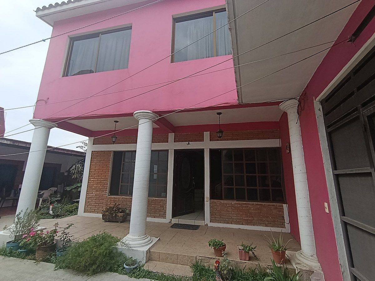 Propiedad en Col. Adolfo López Mateos, Oaxaca: Casa + Departamento