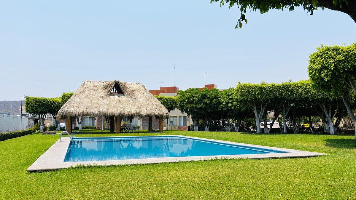 Casa Amueblada en Renta con 2 Habitaciones, Alberca. Francisco Villa, Xochitepec