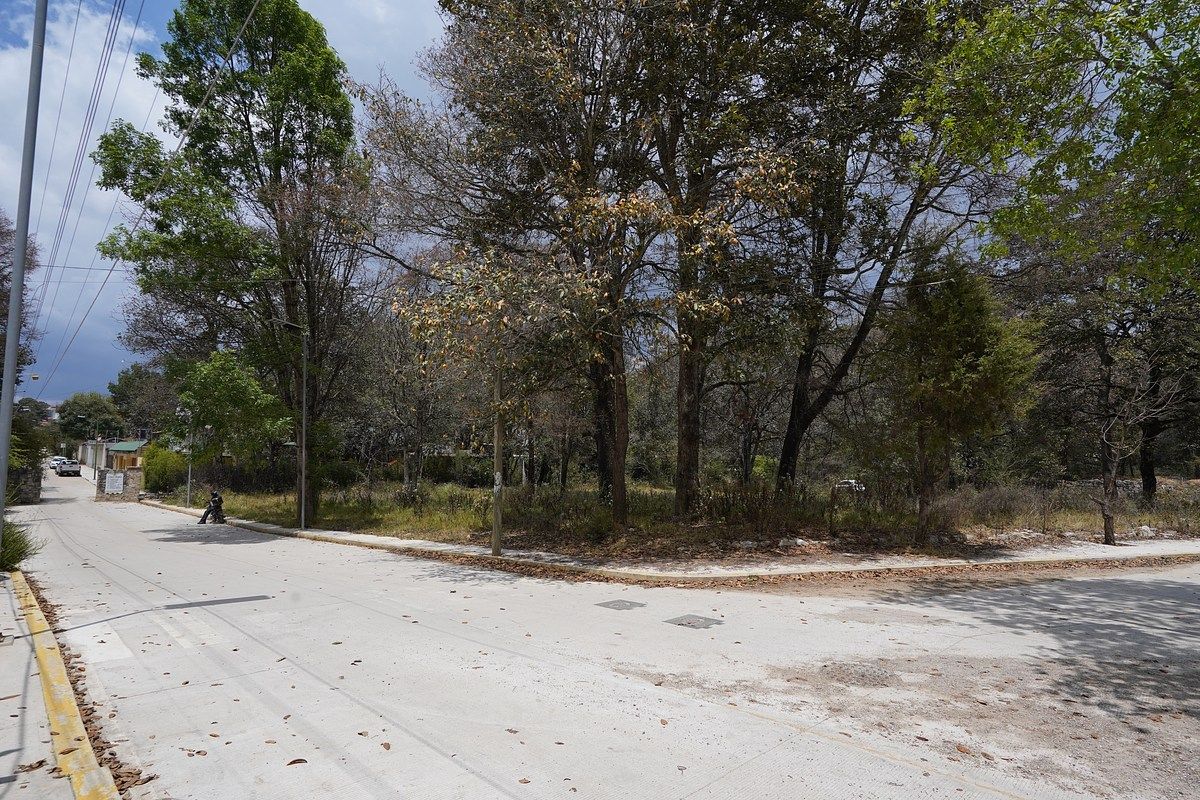 Terreno en venta de 1,221 m² en La Cañada