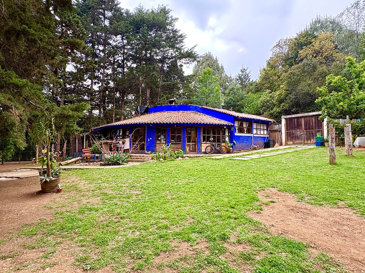 Casa con terreno en VENTA en Los Alcanfores