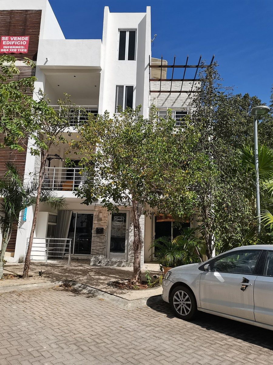 Venta Edificio Aldea Zama 2 locales y 4 departamentos