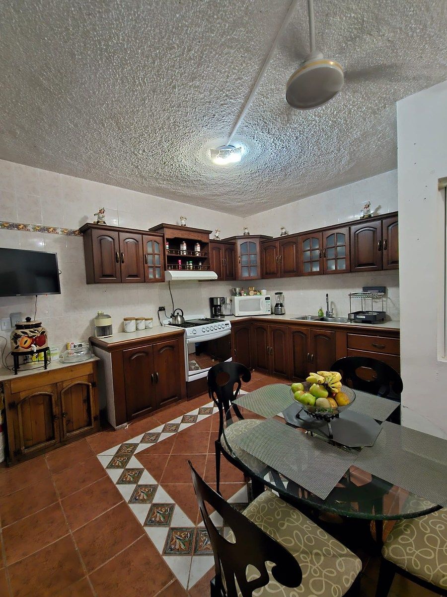 Casa en venta amueblada con piscina y 4 recámaras en Cozumel. !REDUCCIÓN PRECIO!