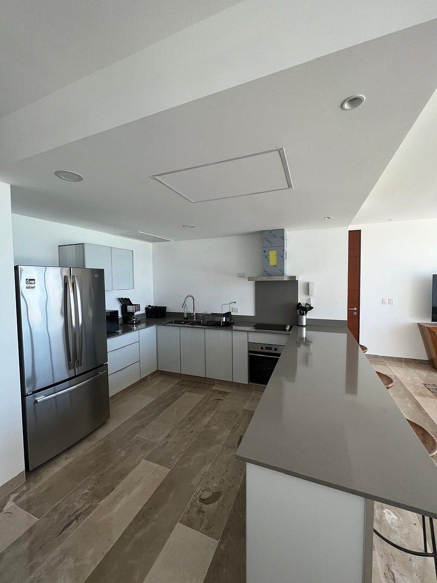 Penthouse amueblado frente al mar en venta en Turena, Telchac Puerto