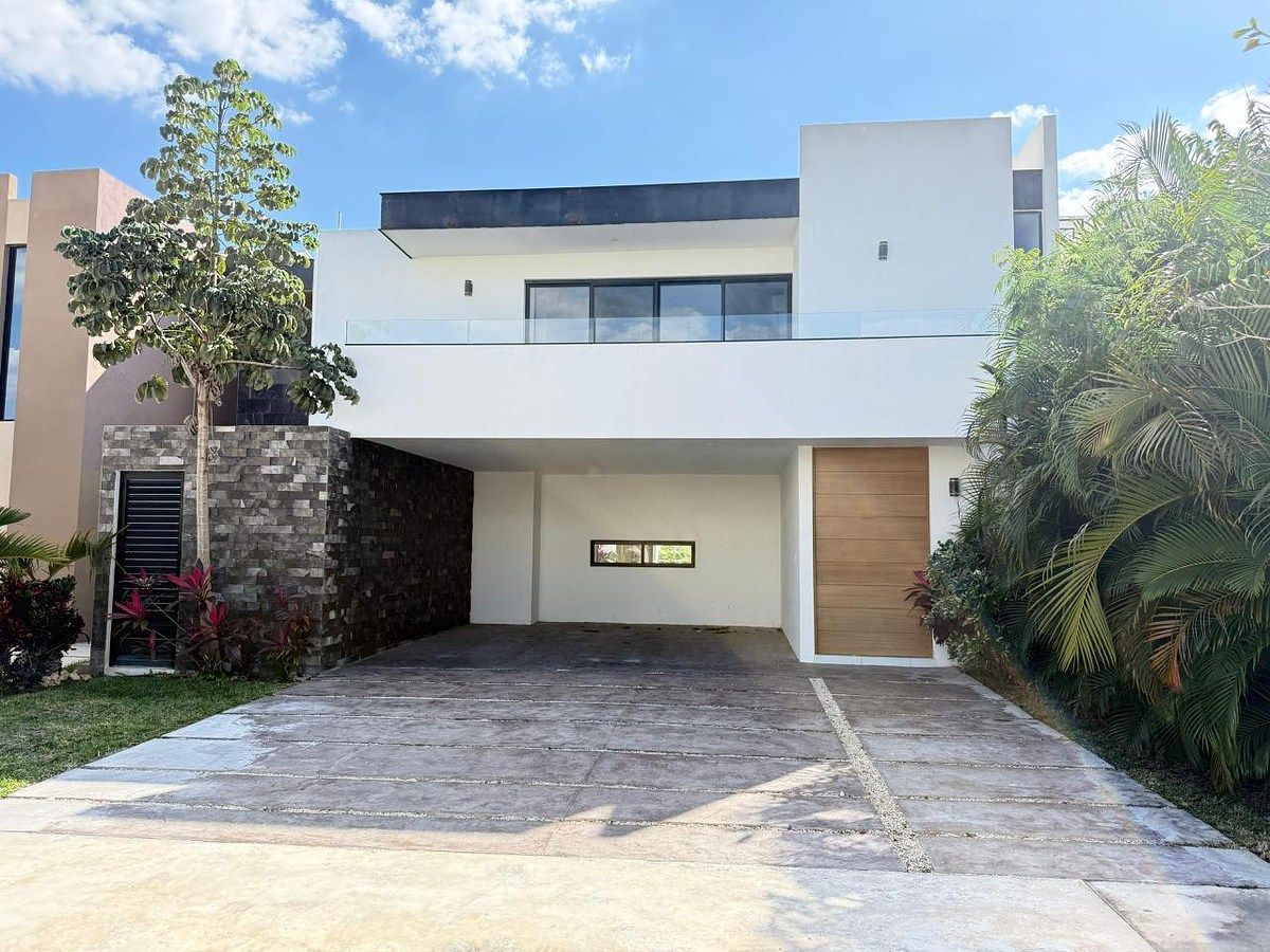 CASA EN VENTA EN PRIVADA PARQUE NATURA 4 HABITACIONES CON ALBERCA Y CASCADA
