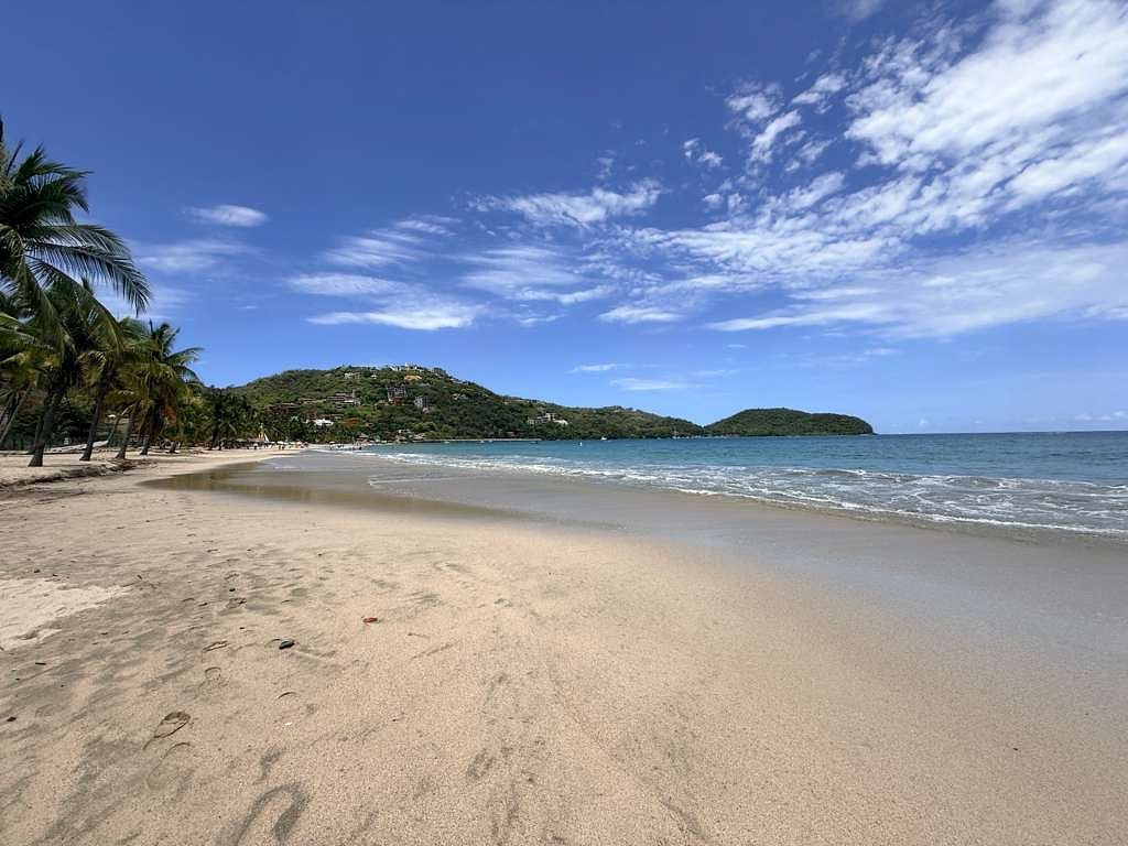 Land en venta en Zihuatanejo de Azueta, Condominio Cerro Vigía I