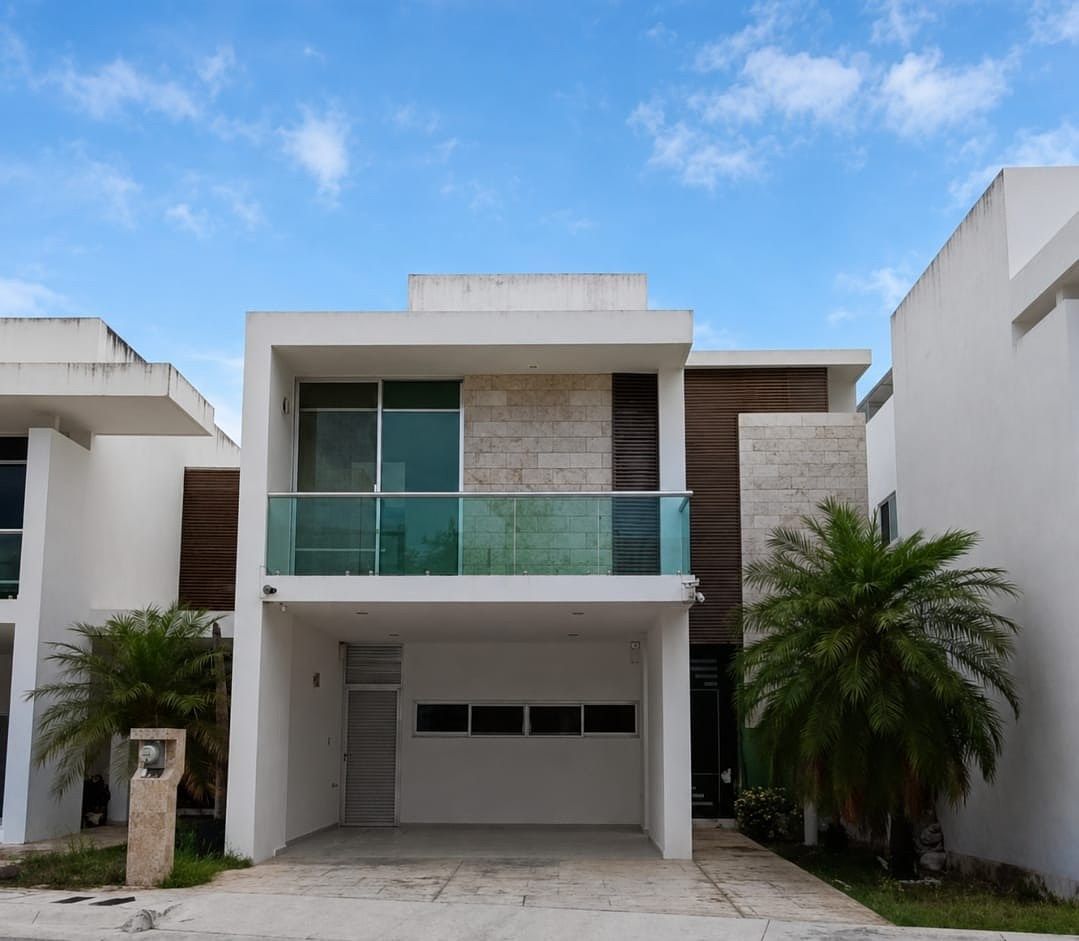 CASA DE 3 NIVELES EN PRIVADA RESIDENCIAL ALTABRISA