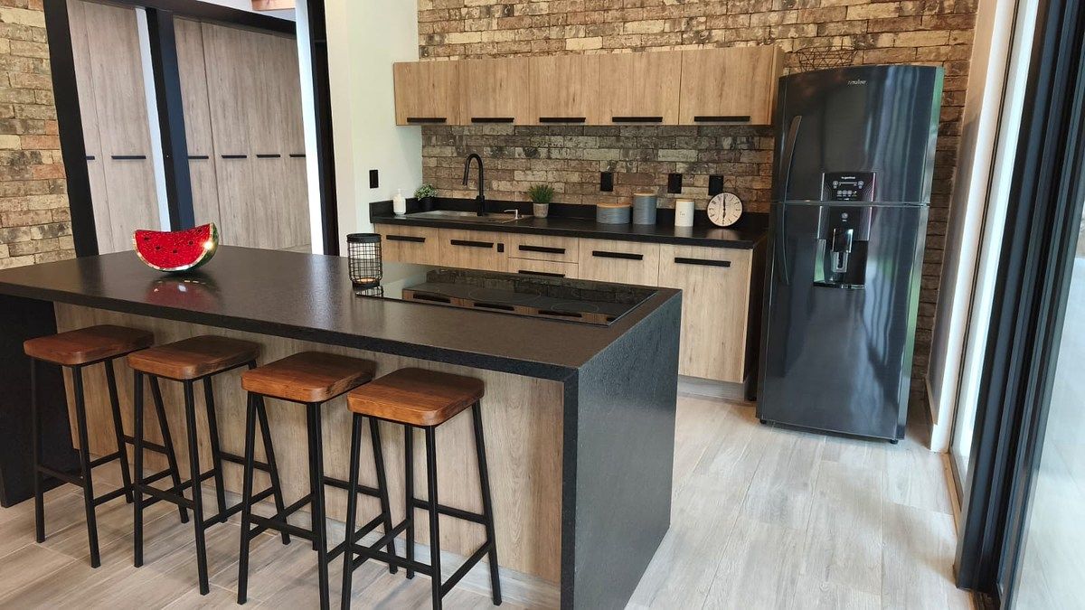 Casa en venta en Valle de Bravo, Cerrillos, 380 m²