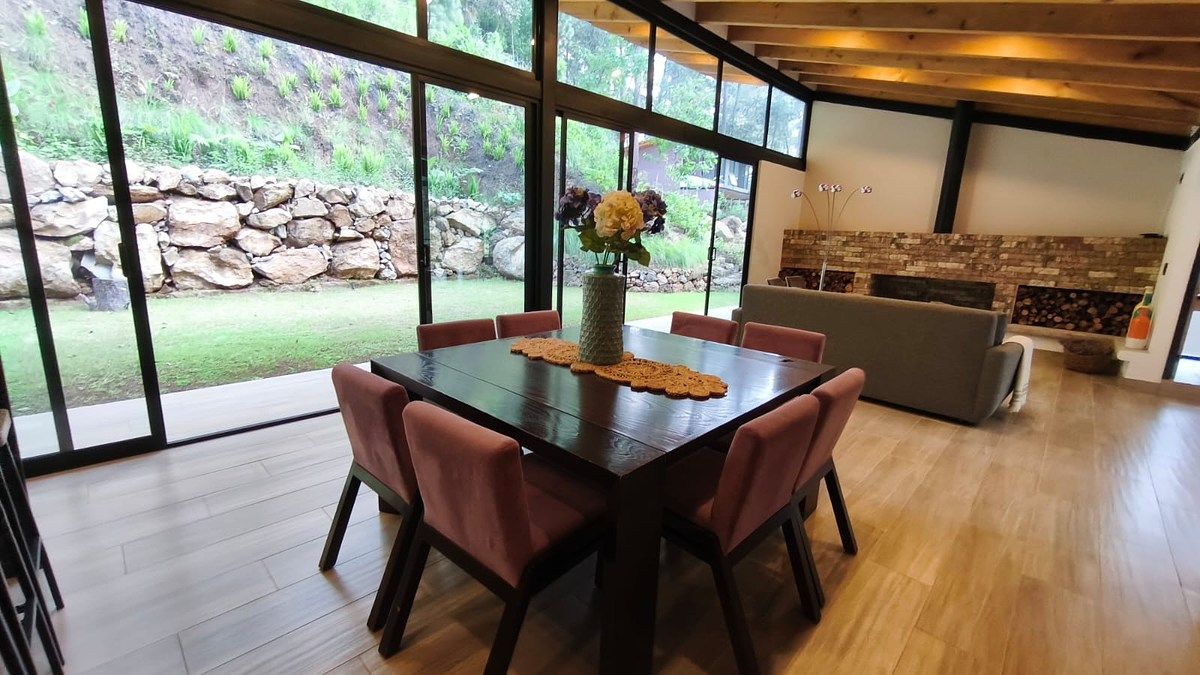 Casa en venta en Valle de Bravo, Cerrillos, 380 m²