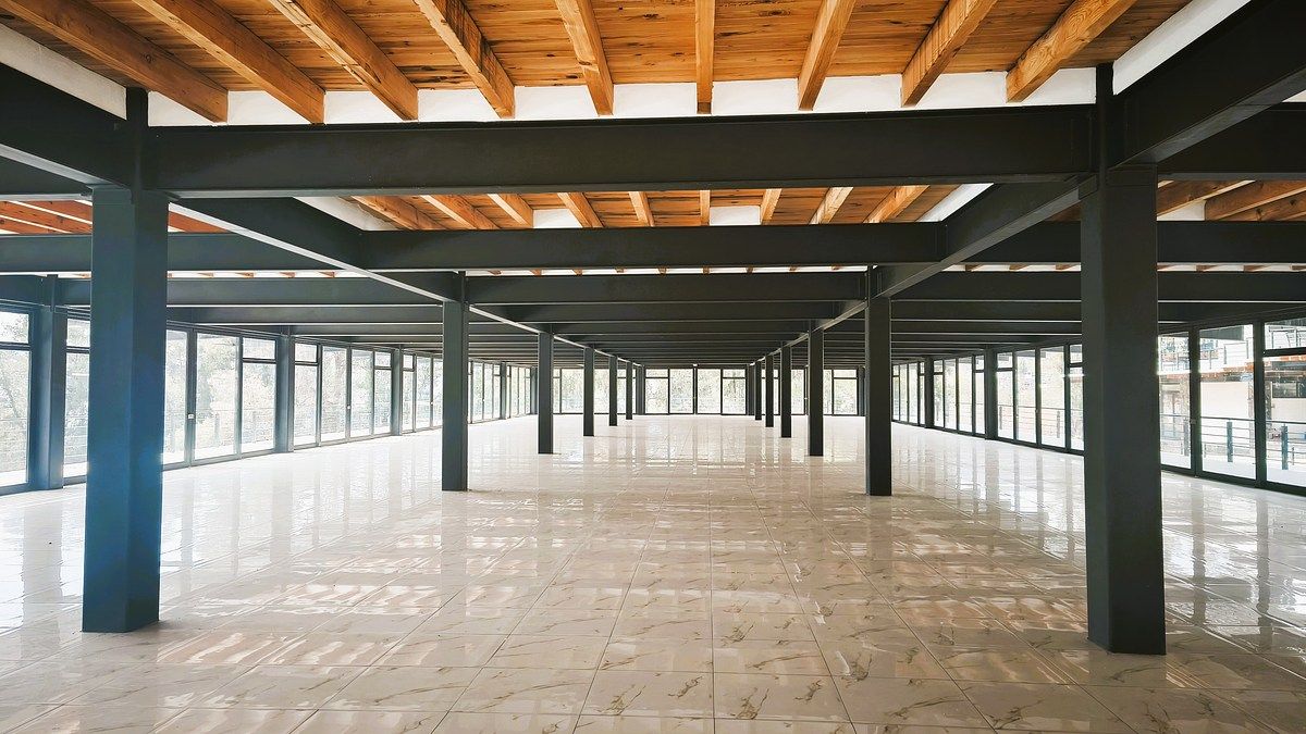 NAVE COMERCIAL EN RENTA EN VALLE DE BRAVO