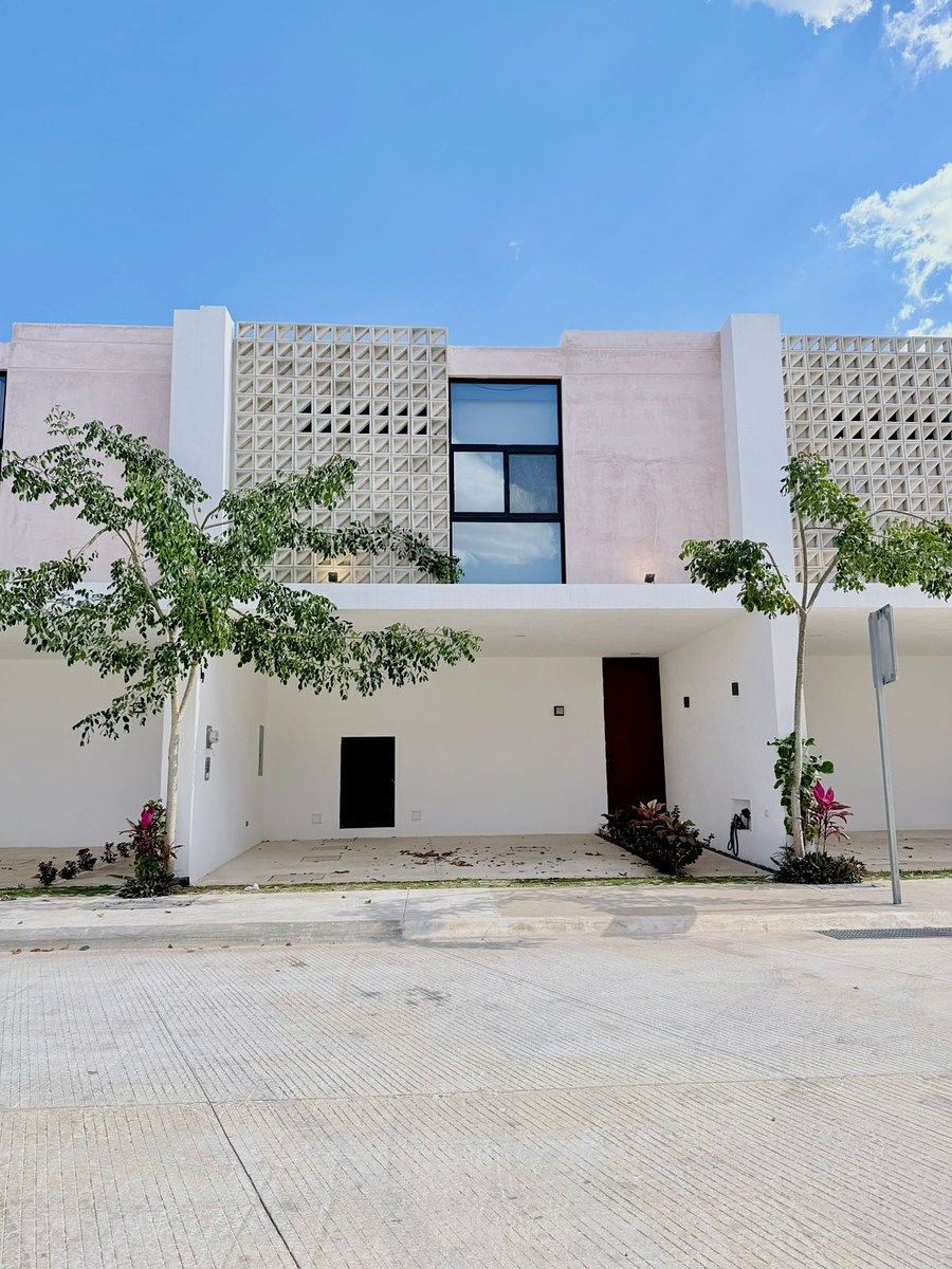 Casa Venta en Privada Residencial Cholul, Mérida