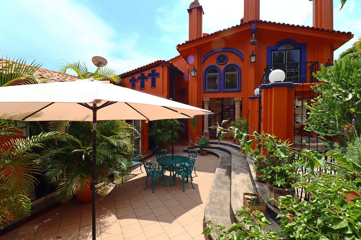 VILLA CIPRIANA