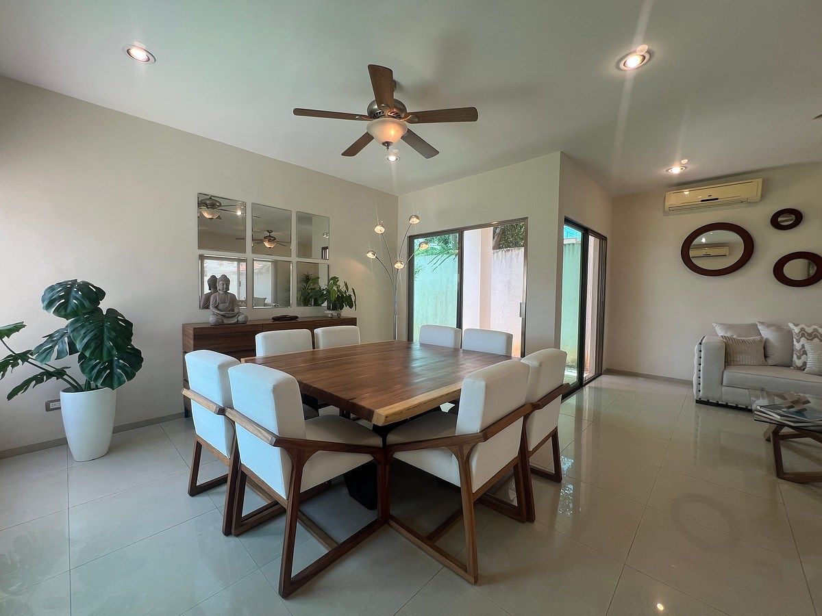 Casa en Venta en Privada Santa Gertrudis Copó | 3 Recámaras | Piscina | $7.5 MDP
