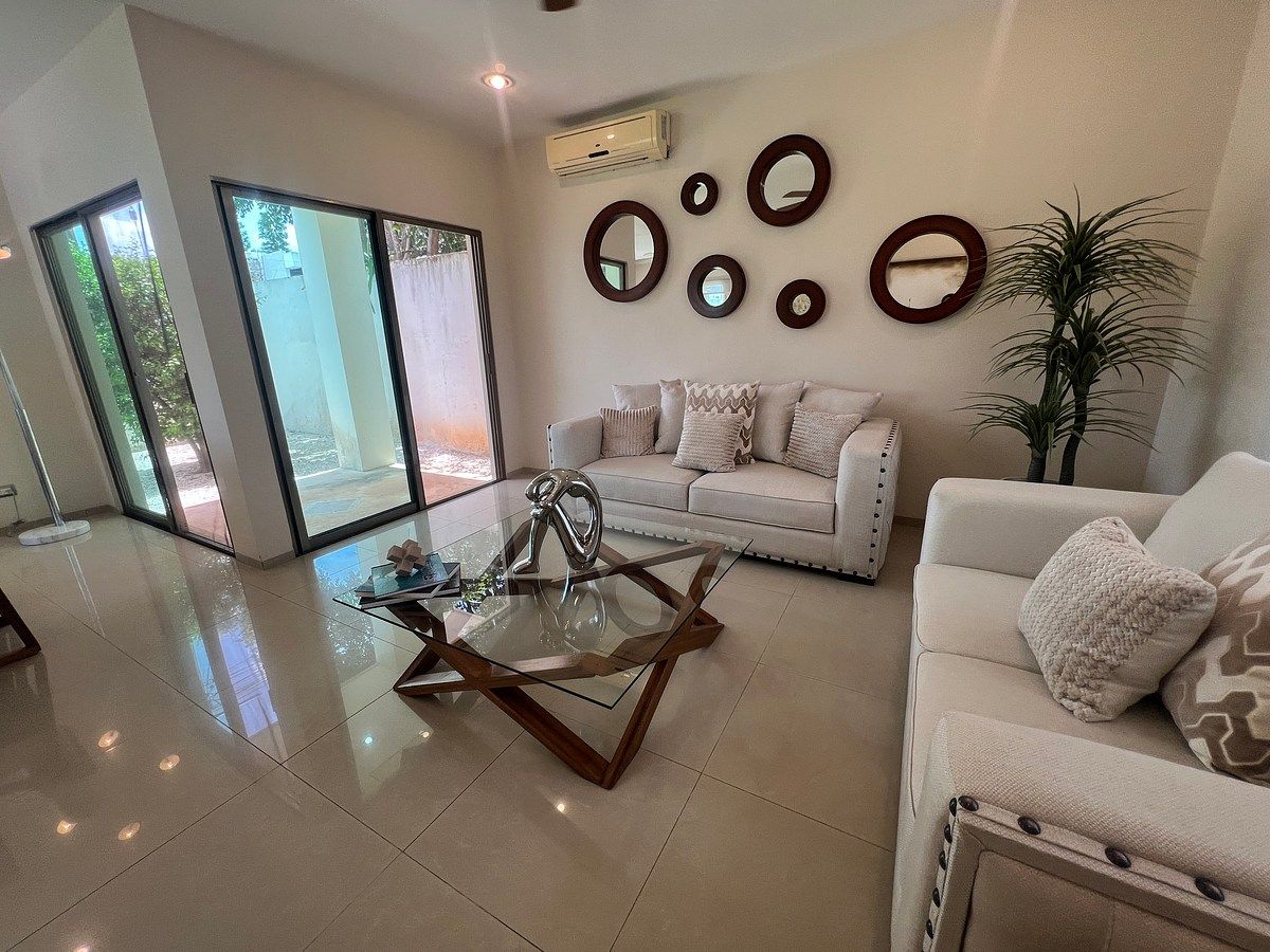 Casa en Venta en Privada Santa Gertrudis Copó | 3 Recámaras | Piscina | $7.5 MDP