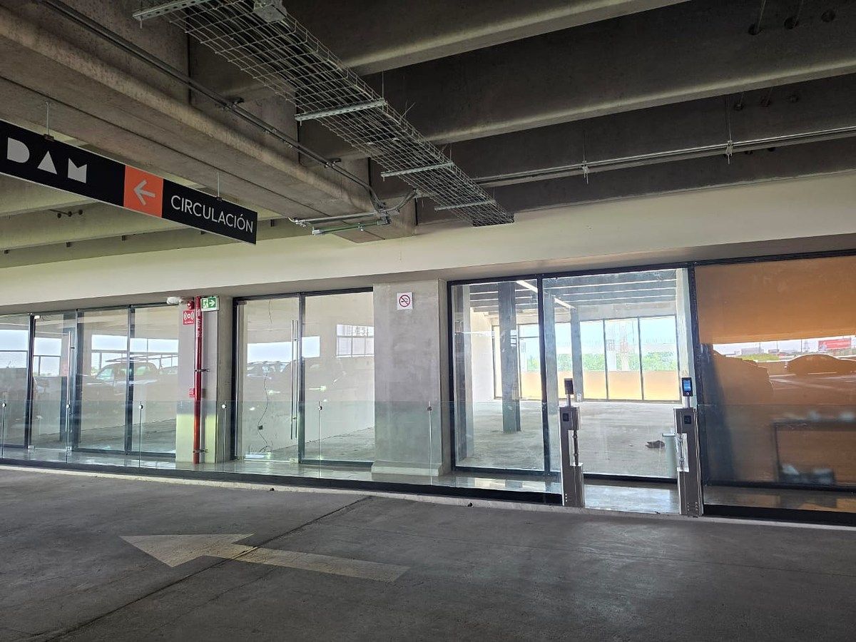 Comercial en alquiler en Mérida, 73, 105 m²